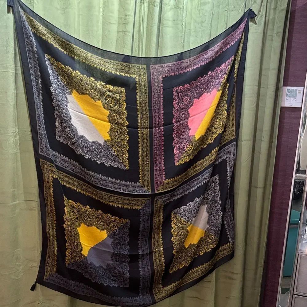 Galleries Lafayette Multicolor Patterned wool Scarf, 50x50 inches
